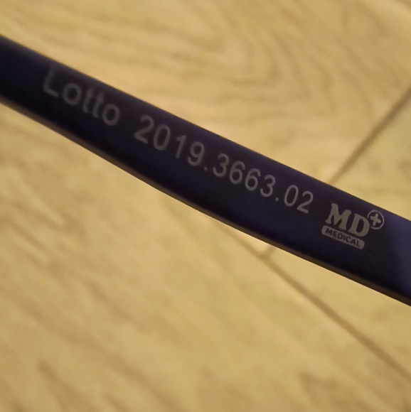 MD+ Medical Reading Glasses - Picture 4 of 5